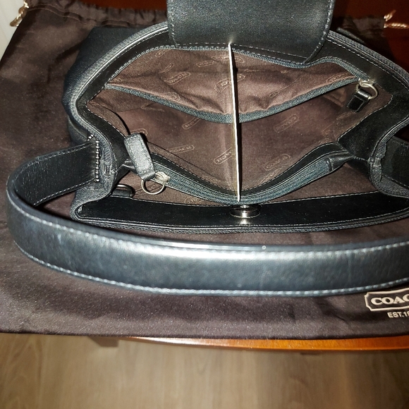 Elegant Coach Mercer Handbag - Picture 5 of 13